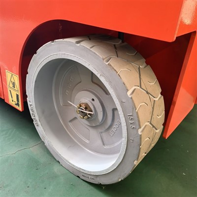 Elevador de tijera eléctrico autopropulsado